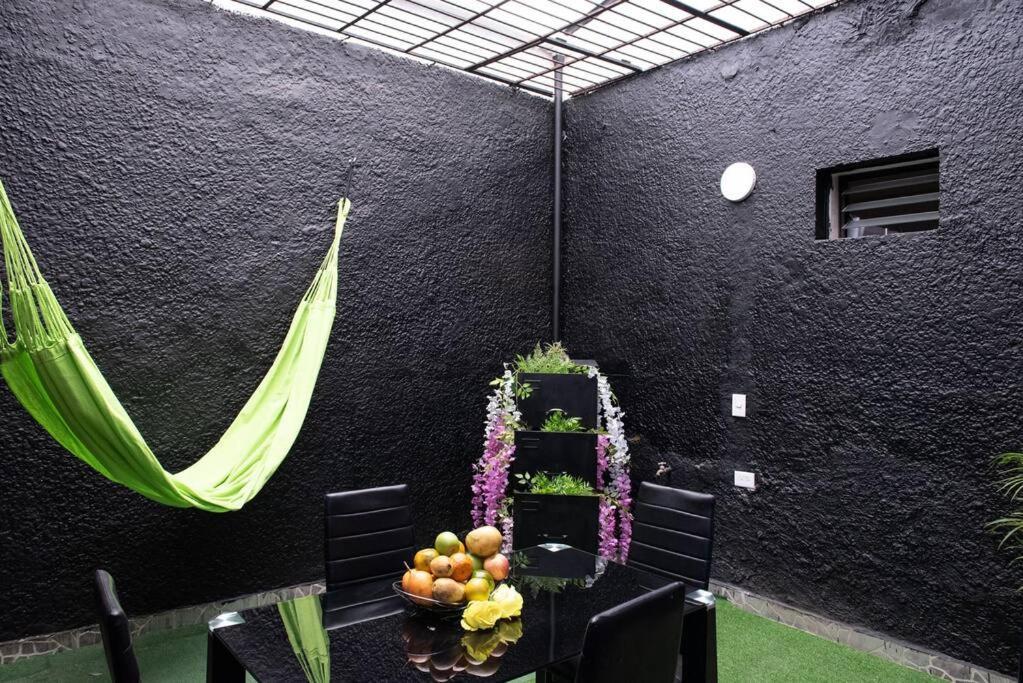 Pleasant House 20 People In Laureles Medellín