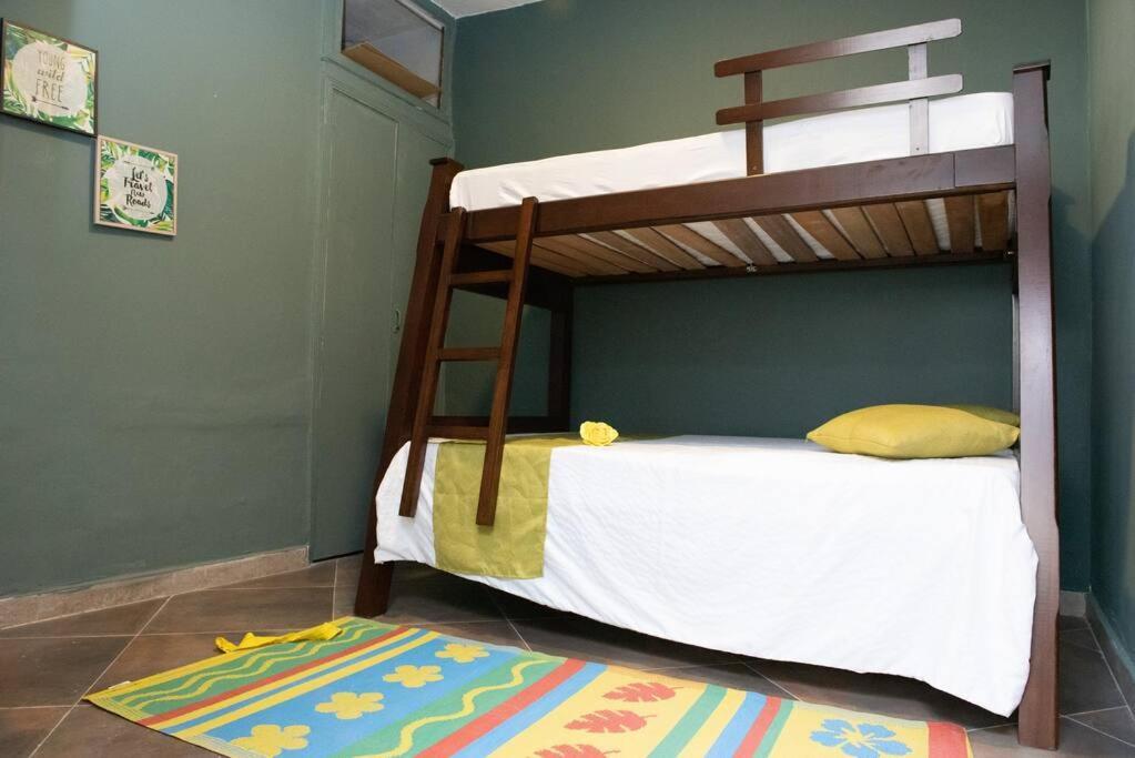 Apartamento Pleasant House 20 People In Laureles