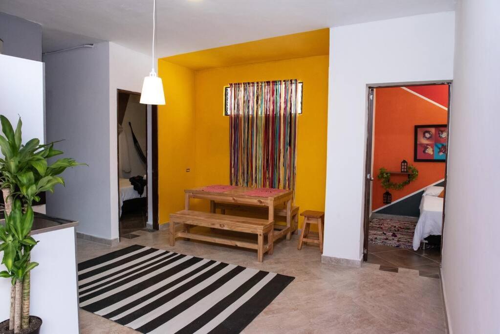 Apartamento Pleasant House 20 People In Laureles Medellín