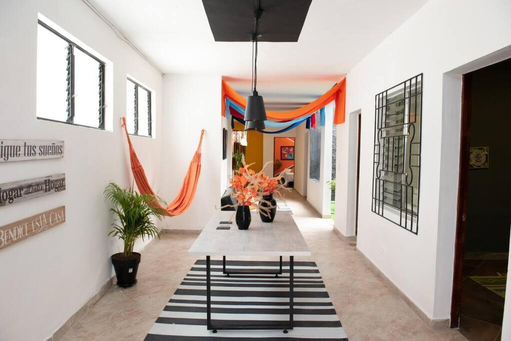 Pleasant House 20 People In Laureles Apartamento *