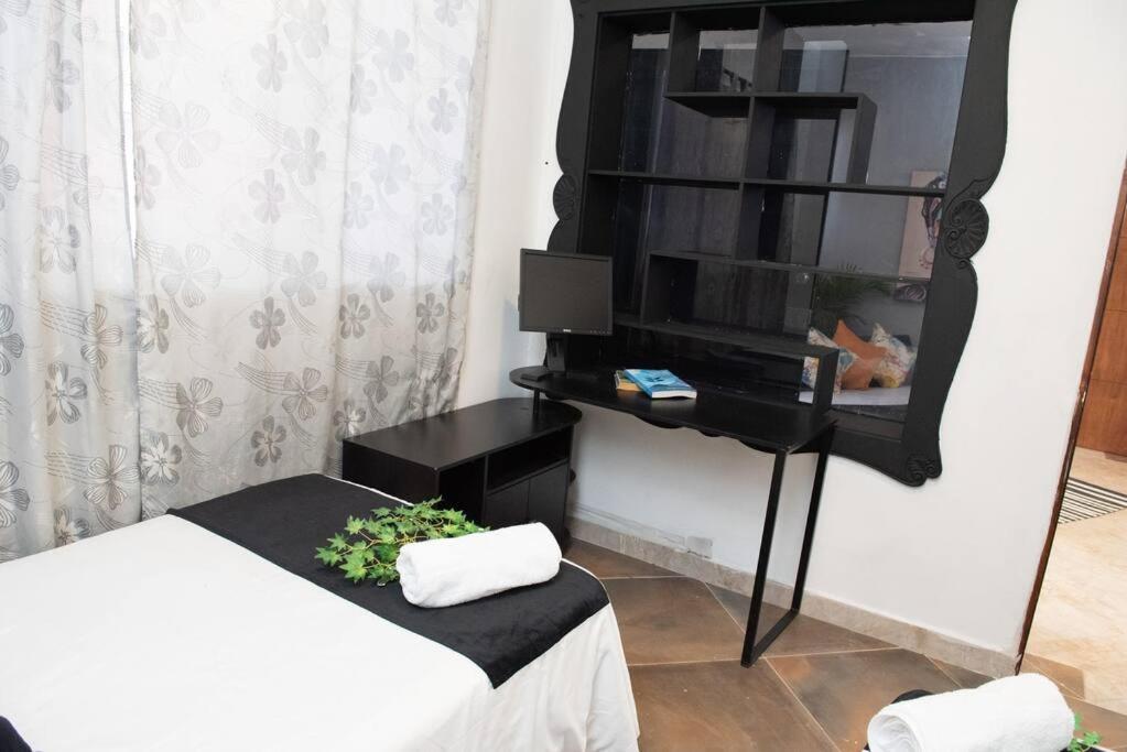 Pleasant House 20 People In Laureles Apartamento *