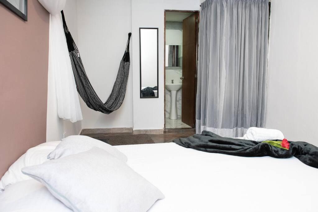 Apartamento Pleasant House 20 People In Laureles Medellín
