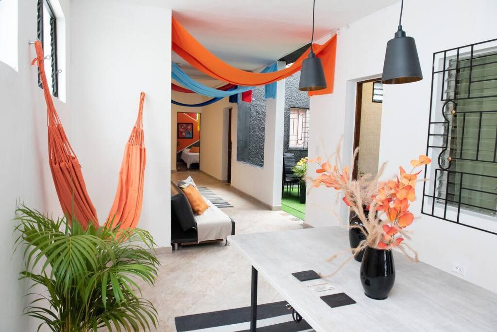 Apartamento Pleasant House 20 People In Laureles
