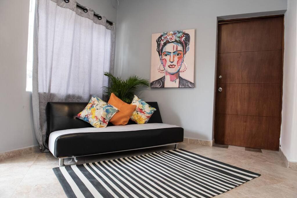 Pleasant House 20 People In Laureles Apartamento