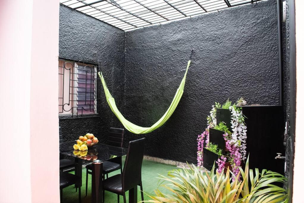 Apartamento Pleasant House 20 People In Laureles Medellín