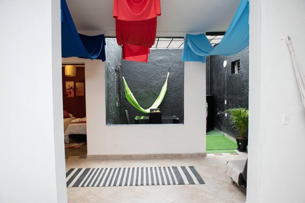 Pleasant House 20 People In Laureles